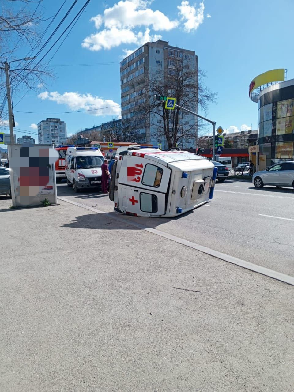 Скорая помощь столкнулась с автомобилем в Ессентуках: пострадала фельдшер