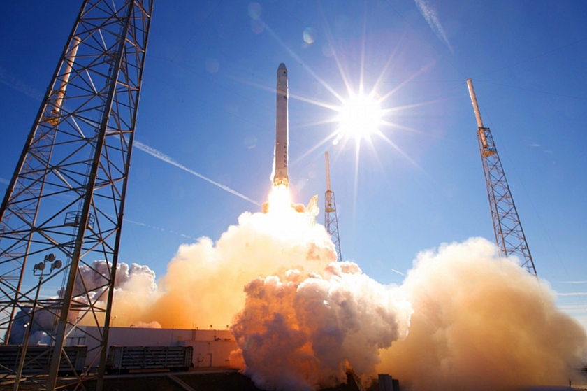 SpaceX Crew Dragon: Полярная Орбита