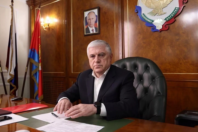Меликов поблагодарил уходящего мэра Махачкалы за работу на благо горожан