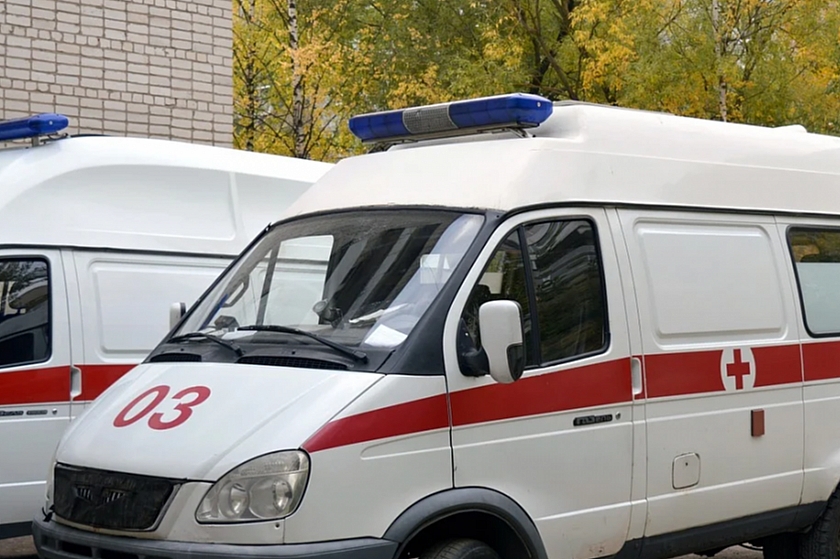 Житель Сургута побил врача приехавшей к нему по вызову скорой помощи