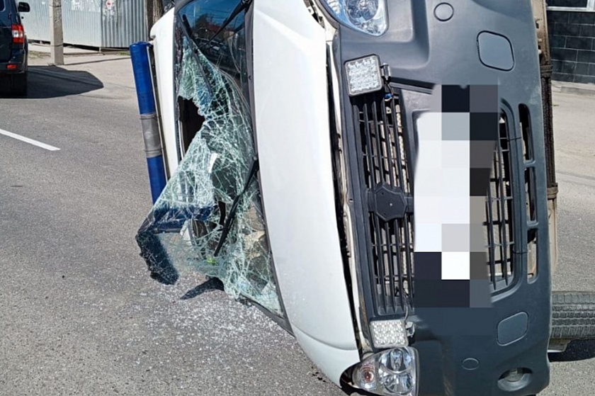 Скорая помощь столкнулась с автомобилем в Ессентуках: пострадала фельдшер