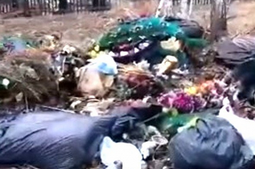 В Курганской области обнаружен выброшенный крест с могилы участника СВО