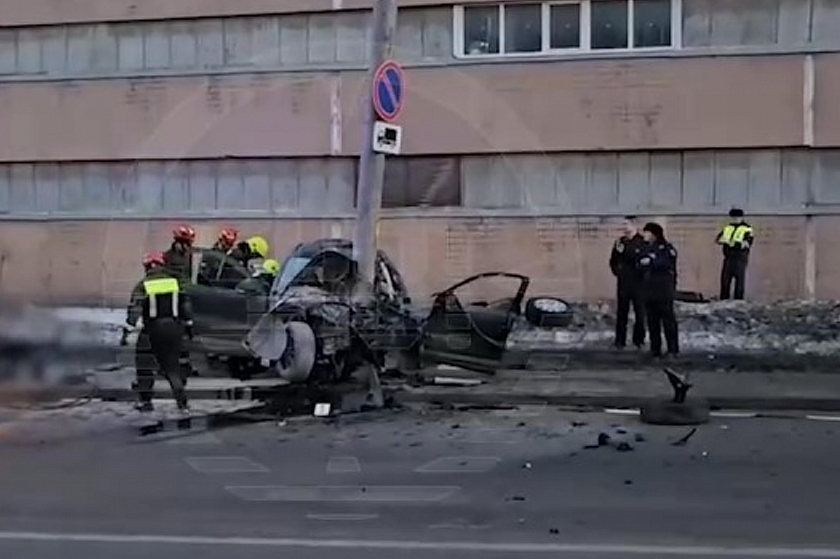 Попытка скрыться от полиции в Москве закончилась трагедией: два человека погибли, водитель госпитализирован