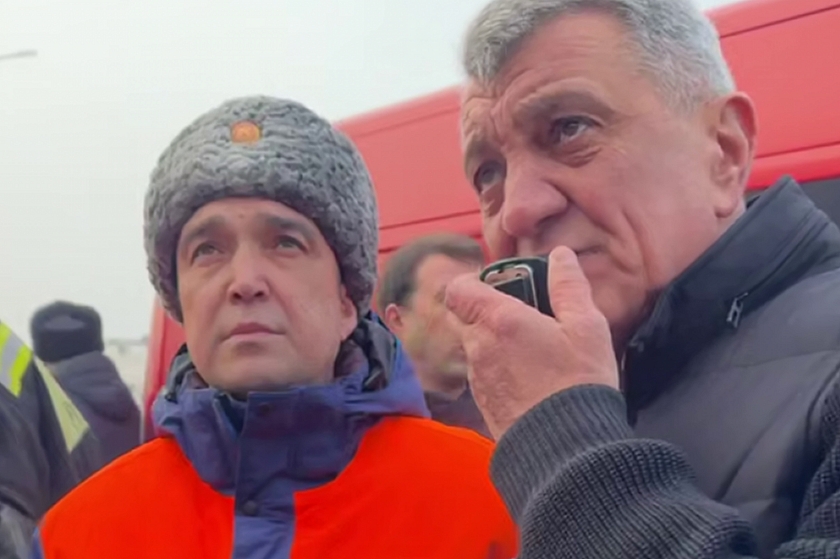 Паника после взрыва в ТЦ: родители забирают детей