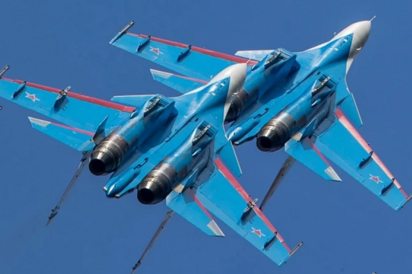 В воздухе над Сургутом на день города покажут свое мастерство пилоты из группы «Русских Витязей»