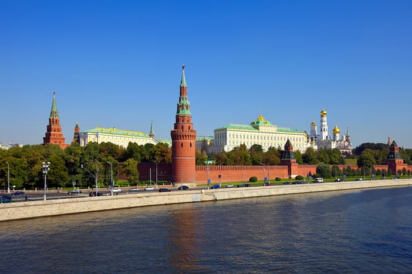 Робототехника поможет решить проблему кадрового голода в России, заявил Новак