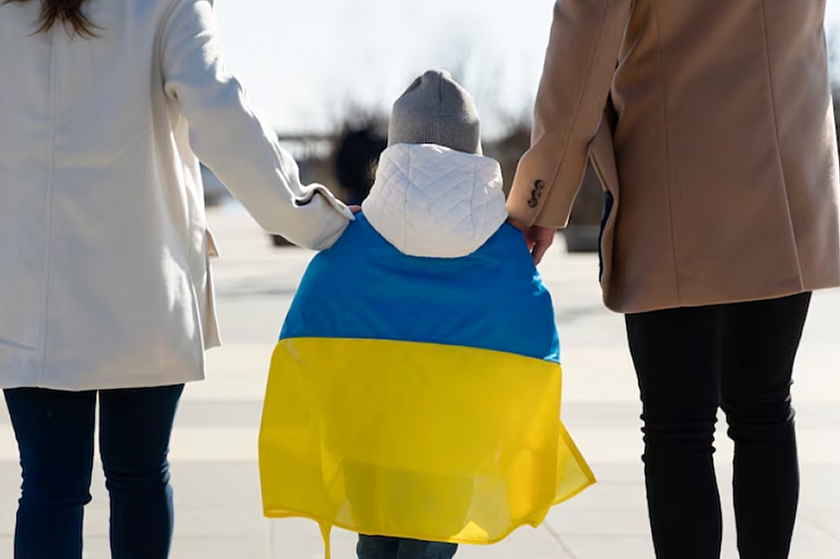 Политолог заявил о стратегии «выдавливания» украинских беженцев из Европы