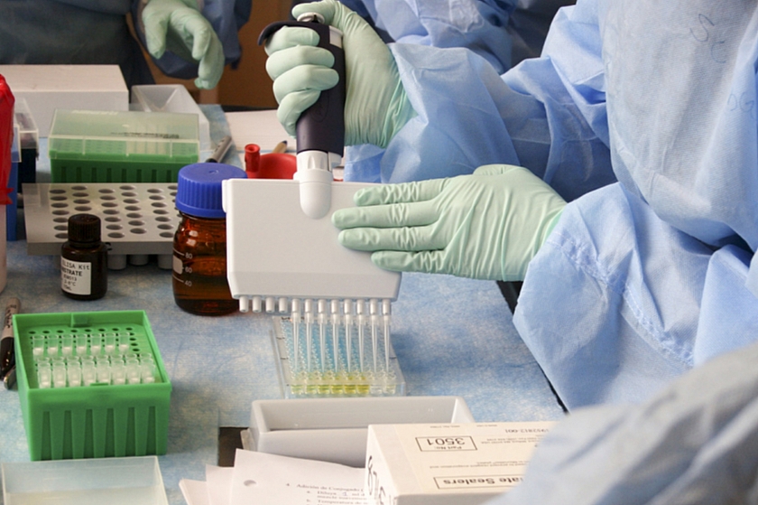 AstraZeneca задерживает поставки вакцин - правительство Италии раскритиковало работу концерна