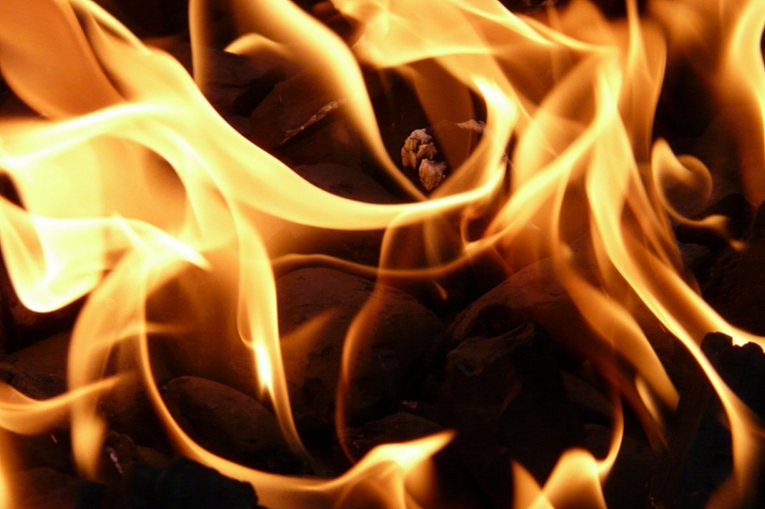 Пожар на промышленном объекте в Киевской области
