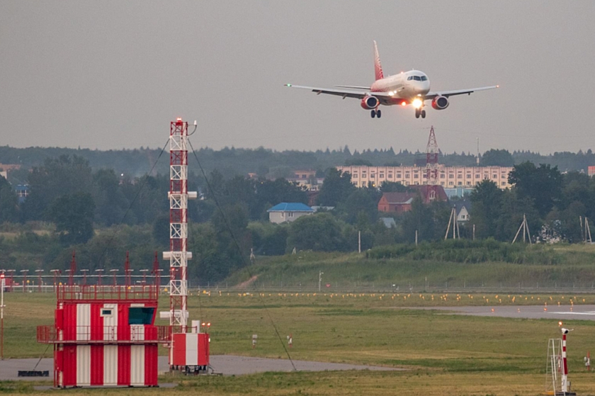 Самолёт «Санкт-Петербург—Красноярск» вернулся в аэропорт Пулково через полтора часа после вылета