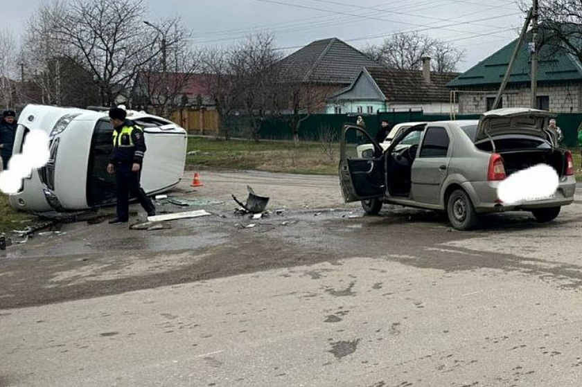 В Новопавловске ДТП с участием Хонда и Рено: ребенок в критическом состоянии, водитель не пострадал