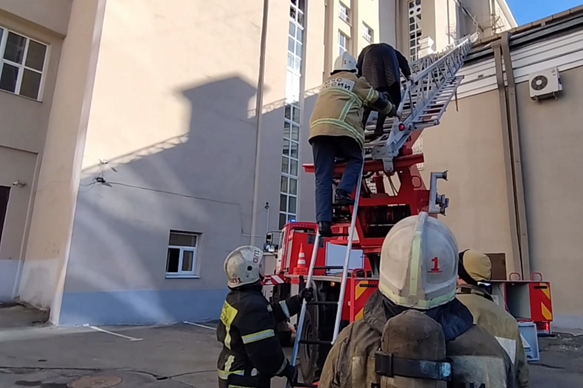 В Екатеринбурге загорелся Театр музкомедии
